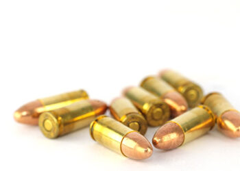 Apreensão de pequena quantidade de munição, por si só, não implica atipicidade da conduta