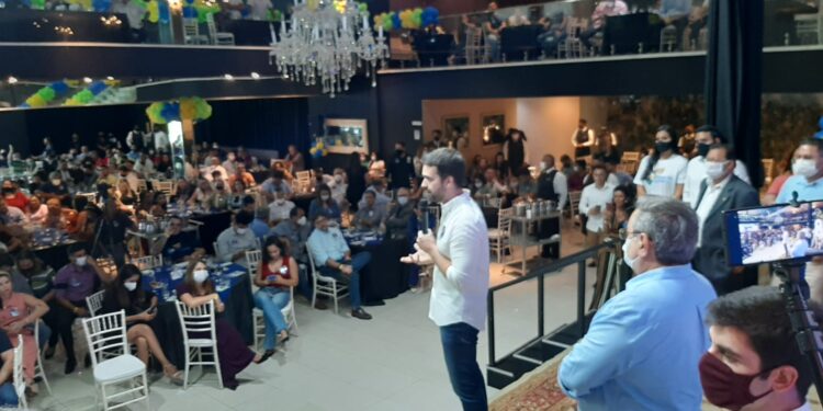 Álvaro Dias anuncia apoio a Eduardo Leite em prévias do PSDB