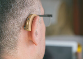 Plano de saúde não é obrigado a custear aparelho auditivo externo, decide Quarta Turma