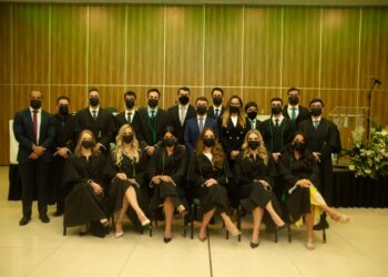 Quinze novos defensores públicos estaduais são empossados