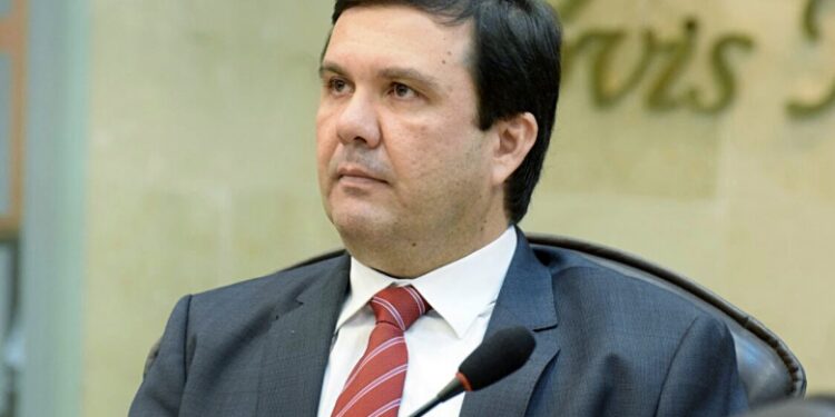 Deputado estadual Galeno Torquato é absolvido em ação civil pública por atos de improbidade administrativa