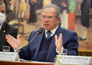 Paulo Guedes é convocado pela Câmara para explicar sociedade em offshore em paraíso fiscal