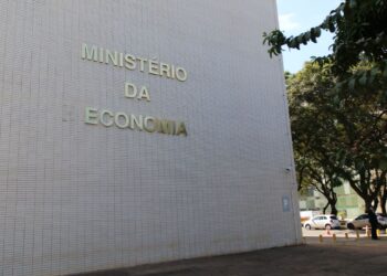 Secretários do Ministério da Economia pedem exoneração