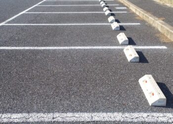 Mantida inconstitucionalidade de lei de Natal sobre gratuidade em estacionamentos de shoppings