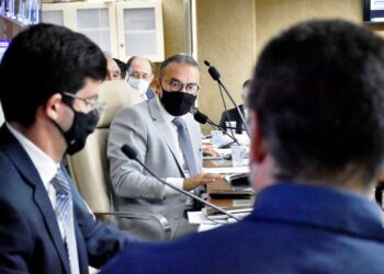 CPI da Covid: investigado na compra de respiradores pede sessão secreta