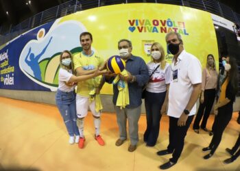 Ginásio Nélio Dias é entregue reformado e modernizado pelo prefeito Álvaro Dias