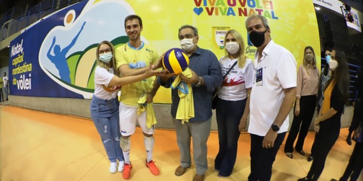 Ginásio Nélio Dias é entregue reformado e modernizado pelo prefeito Álvaro Dias