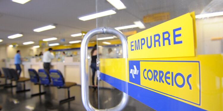 Correios: TST afasta abusividade da greve e define reajuste da categoria