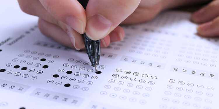 140 concursos públicos reúnem 11,8 mil vagas no país; veja lista