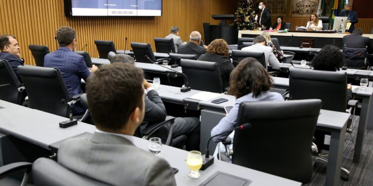 Câmara aprova projeto que estabelece regras para ocupação de espaços públicos