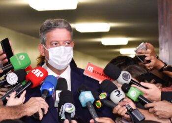 Lira: votação em segundo turno da PEC dos Precatórios será na terça