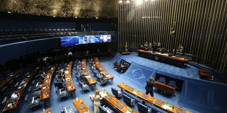 Senado aprova PEC que reduz carga processual do STJ