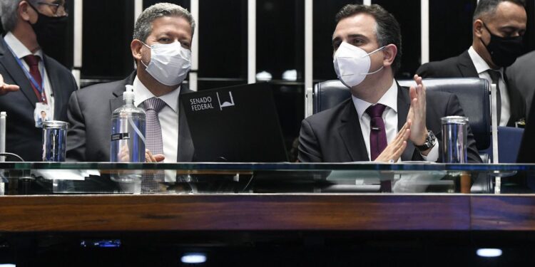 Promulgada primeira parte da PEC dos Precatórios