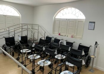 Abenção faz nova entrega de cadeiras de rodas a pacientes