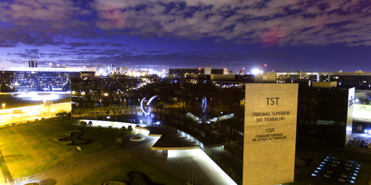 Empregados da EBC encerram greve após liminar determinar manutenção de 60% dos trabalhadores durante paralisação