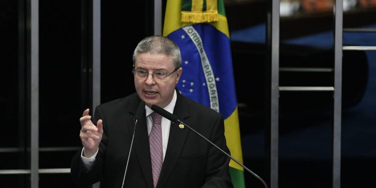 Anastasia é escolhido pelo Senado para cargo de ministro do TCU