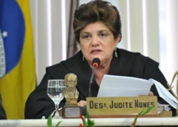 Desembargadora Judite Nunes se aposenta e é homenageada em última sessão no pleno do TJ/RN