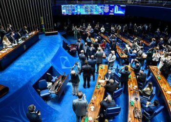 Esforço concentrado: Senado votou autoridades, precatórios e Auxílio Brasil