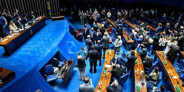 Esforço concentrado: Senado votou autoridades, precatórios e Auxílio Brasil