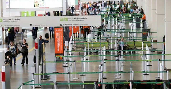 Juizado do Aeroporto orienta consumidores que compraram passagens aéreas para o período da pandemia