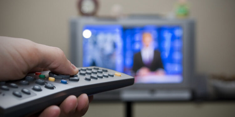 Senado aprova mudanças da Câmara e confirma volta da propaganda partidária