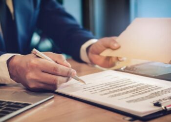 Crédito resultante de honorários advocatícios não tem preferência em relação ao crédito do próprio cliente