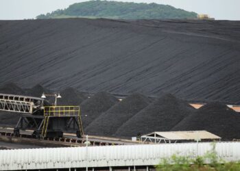 Retrocesso ambiental: Bolsonaro sanciona lei que que prorroga funcionamento de térmicas a carvão