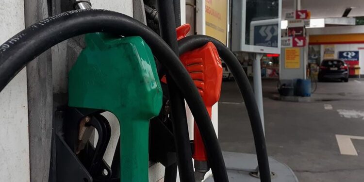 Projeto para conter alta dos combustíveis deve entrar na pauta do Plenário