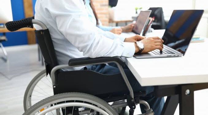 Empresa é multada pela Justiça do Trabalho por não cumprir cota de contratação de pessoas com deficiência