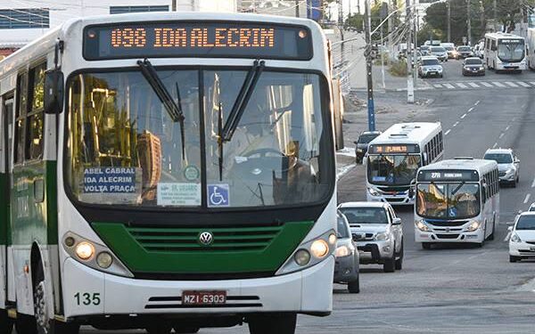 Seturn solicita mediação do prefeito de Natal para evitar greve de motoristas de ônibus