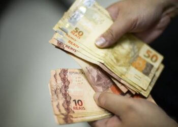 Auxílio Brasil deve injetar, no mínimo, R$ 84 bilhões na economia