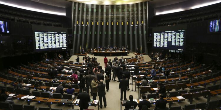 Congresso retoma atividades nesta quarta-feira