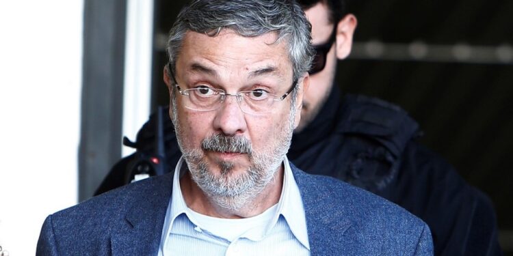 Ministro Lewandowski nega pedido de desbloqueio de bens do ex-ministro Antônio Palocci