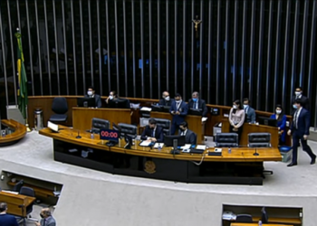 Lideranças preveem reunião do Congresso na terça-feira para análise de vetos