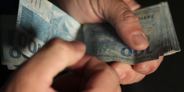 Abono salarial de anos anteriores só poderá ser pedido em março