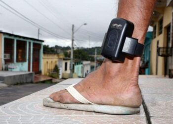 Rompimento de tornozeleira eletrônica justifica regressão de regime prisional