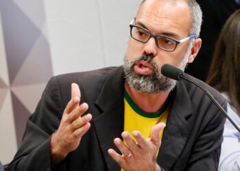 Ministro Alexandre de Moraes pede informações sobre extradição de Allan dos Santos ao Ministério da Justiça