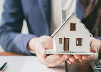 Credor de dívida garantida por alienação fiduciária de imóvel pode optar por execução judicial ou extrajudicial