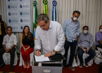 Álvaro Dias assina decreto que destina R$ 12 milhões em recursos de renúncia fiscal para a cultura