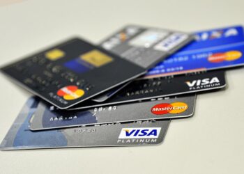 STF fixa tese sobre incidência de PIS/Cofins sobre taxas de administração de cartão de crédito