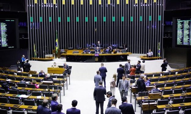 Câmara aprova projeto que torna crime a violência institucional