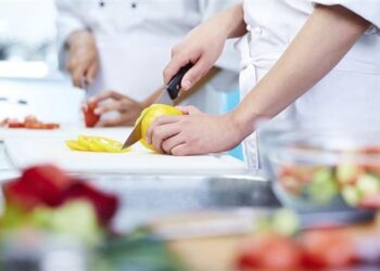 Inscrições para certificação profissional gratuita do Senac/RN para auxiliar de cozinha vão até esta quinta (10)