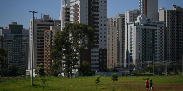 Lançamentos de imóveis no país tem elevação de 42%, diz Abrainc