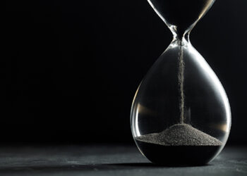 Propositura de ação judicial não interrompe a prescrição se houver anterior interrupção pelo protesto do título