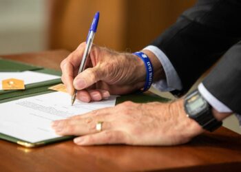 Lei que permite apreensão de veículos usados no tráfico é sancionada