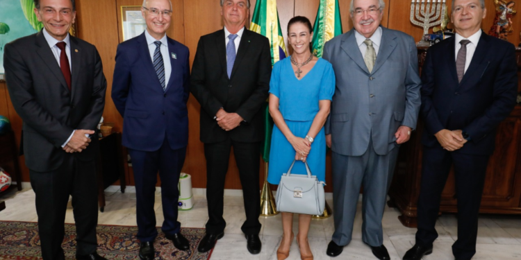 Proposta contra assédio no mundo do trabalho é entregue pelo presidente do TST ao presidente da República