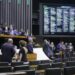 Câmara aprova MP que cria benefício extra a quem recebe o Auxílio Brasil
