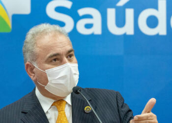 Governo anuncia fim da emergência sanitária por covid-19 no país