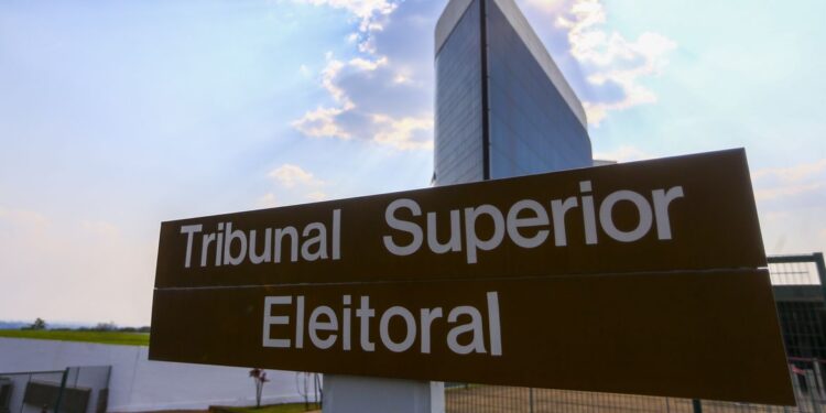 STF aprova lista tríplice para escolha de ministro substituto do TSE