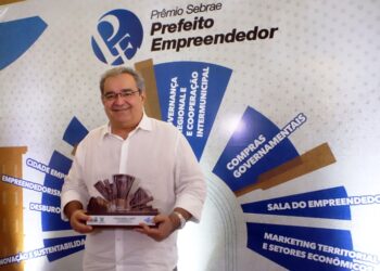 Álvaro Dias recebe prêmio “Prefeito Empreendedor” do Sebrae/RN